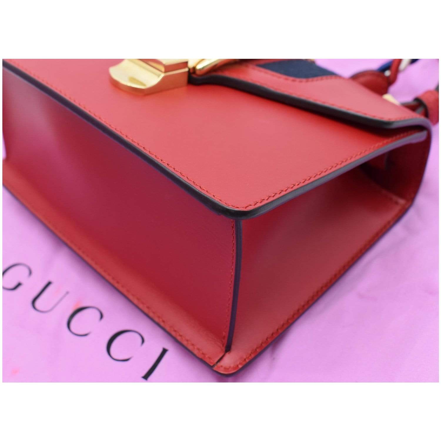 Gucci Sylvie Leather Crossbody Bag (SHG-30448) – LuxeDH