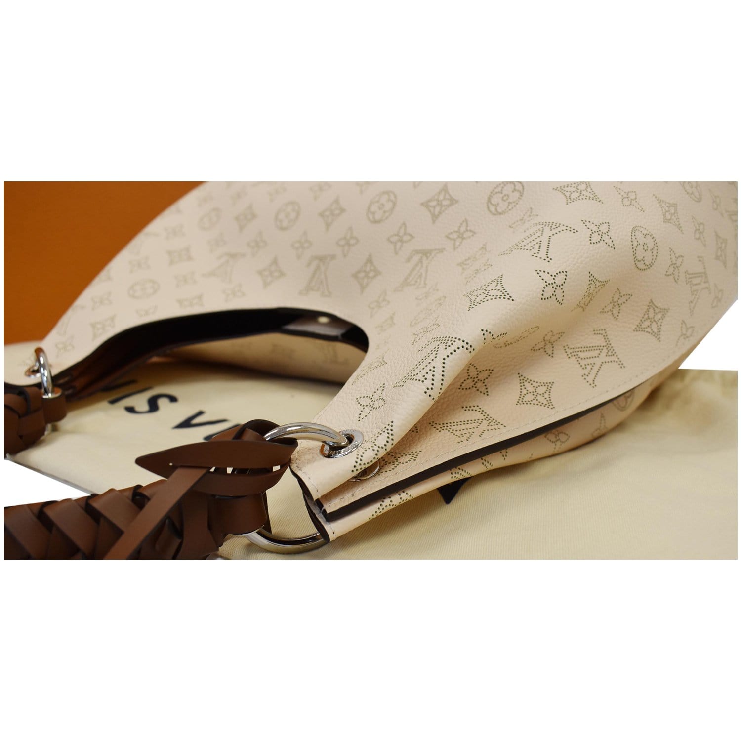 Carmel leather handbag Louis Vuitton Brown in Leather - 34722068
