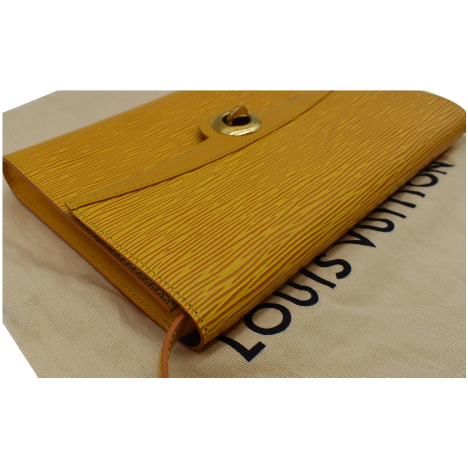 Pochette Epi Shoulder bag in Epi leather, Gold Hardware