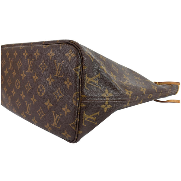 Louis Vuitton Neverfull MM Monogram Canvas Shoulder Bag - bottom seams