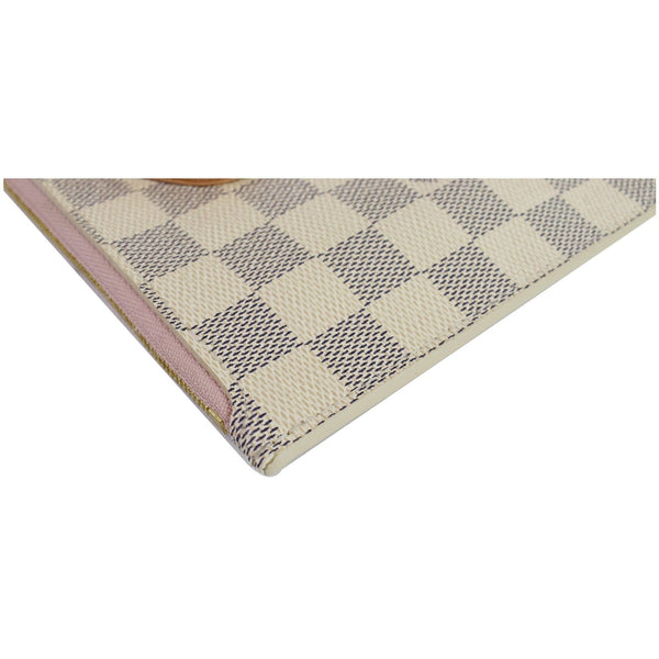 Louis Vuitton Wristlet Pouch Neverfull MM corner side\