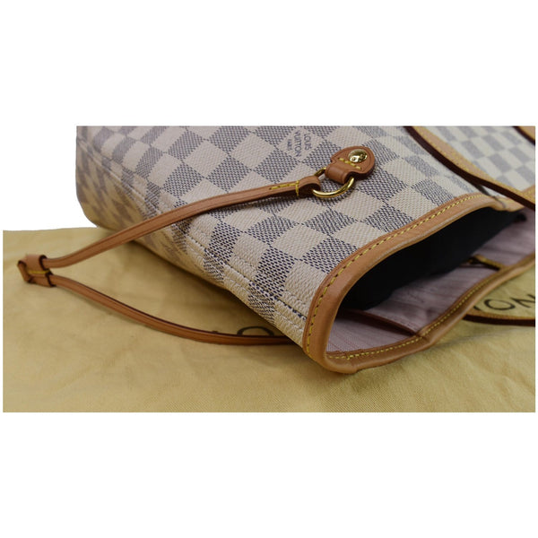 Louis Vuitton Neverfull MM Shoulder Bag closed view