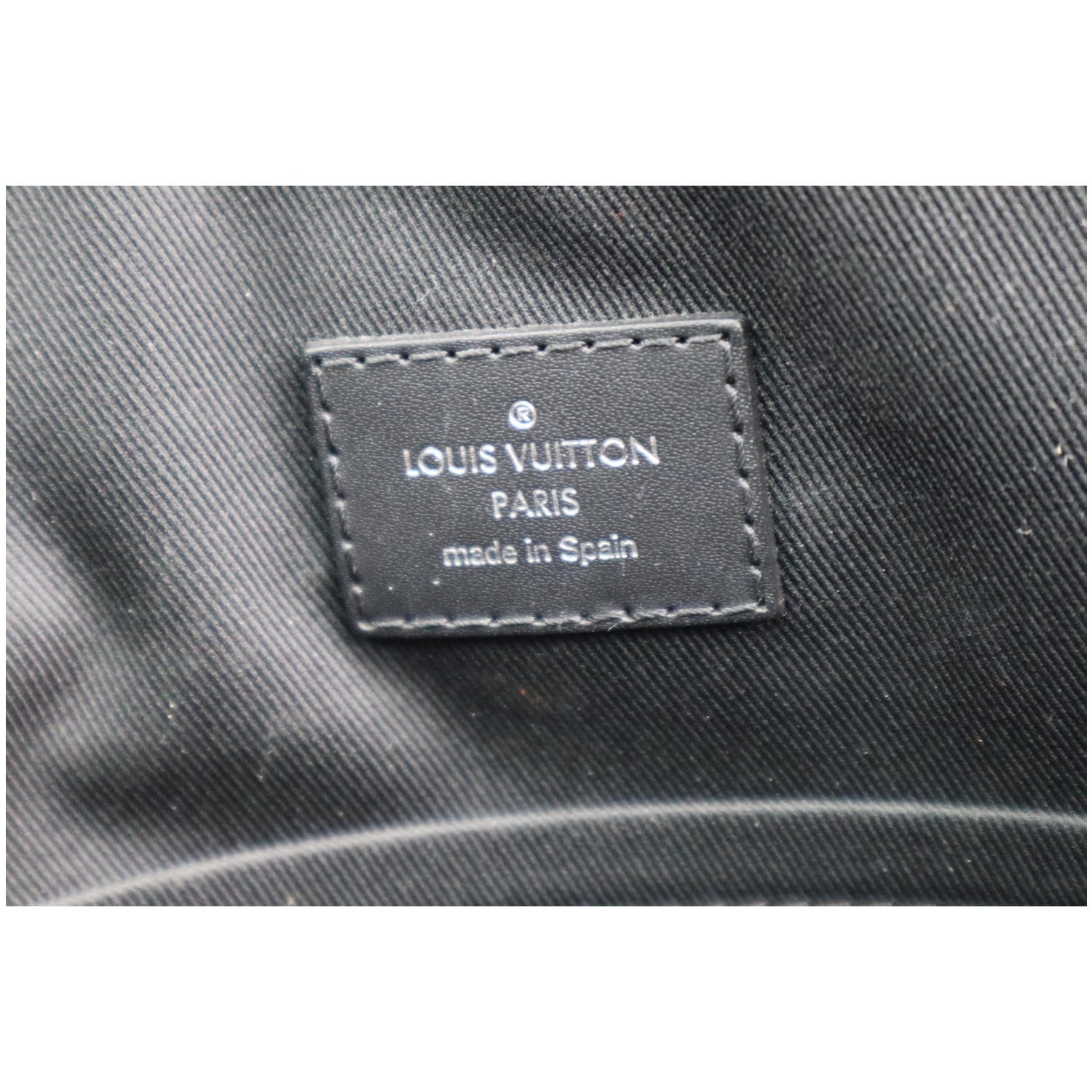 Louis Vuitton Auth Louis Vuitton Monogram Eclipse District MM NM M44001  Men's Shoulder Bag