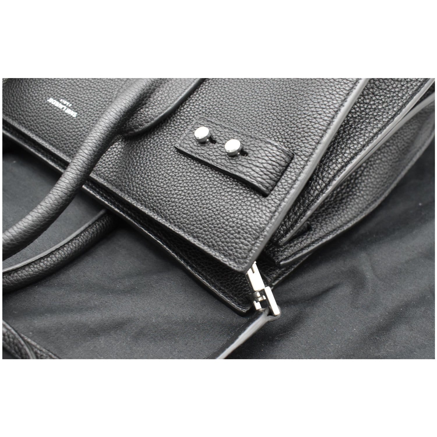 YVES SAINT LAURENT Sac de Jour Small Grained Leather Shoulder Bag Blac