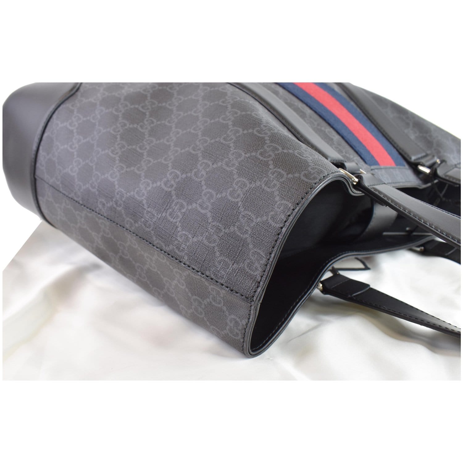 Gucci Supreme Sherry Line Coated Canvas Crossbody Bag