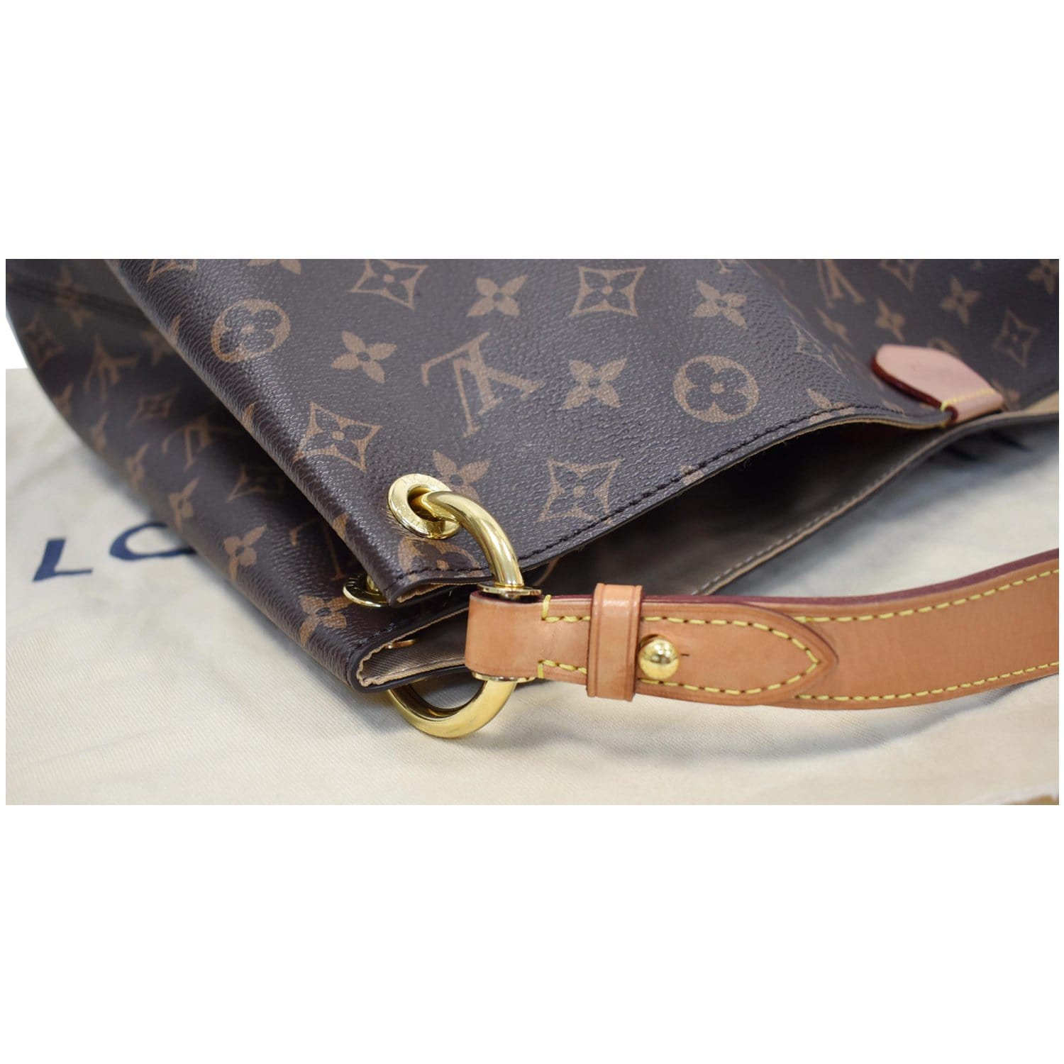 Louis Vuitton e Canvas Shoulder Bag (pre-owned) in Gray