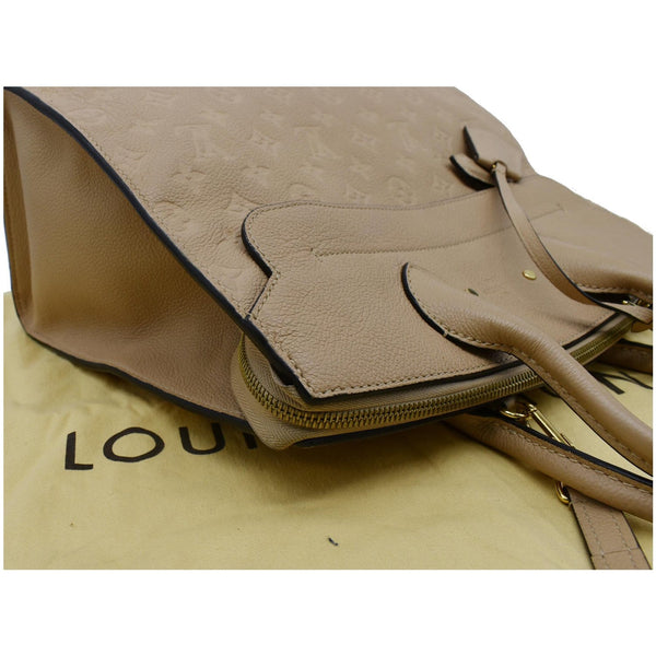 Louis Vuitton Pont Neuf MM Leather Bag - top zip interior