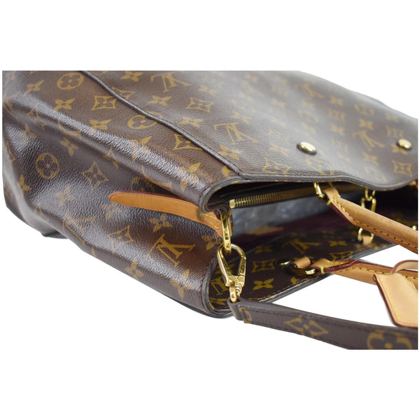 Louis Vuitton Montaigne GM Monogram Canvas Bag corner
