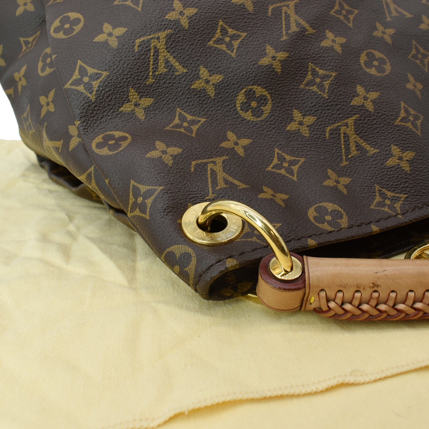 louis vuitton hobo bag with zipper