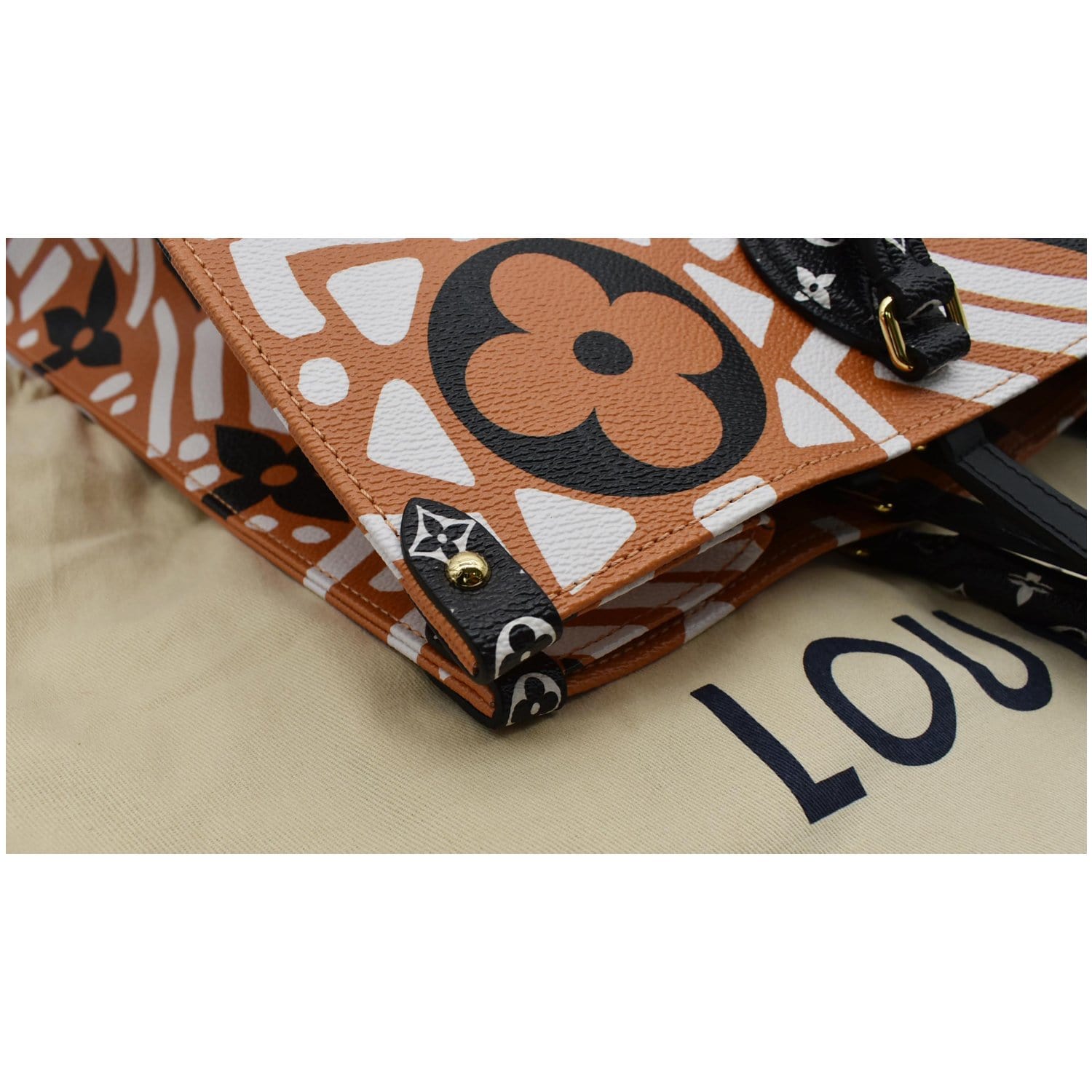 Louis Vuitton Crafty OnTheGo GM Bag – ZAK BAGS ©️