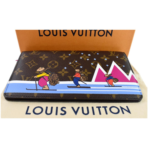 Louis Vuitton Weekend Pochette Monogram Canvas Clutch close view