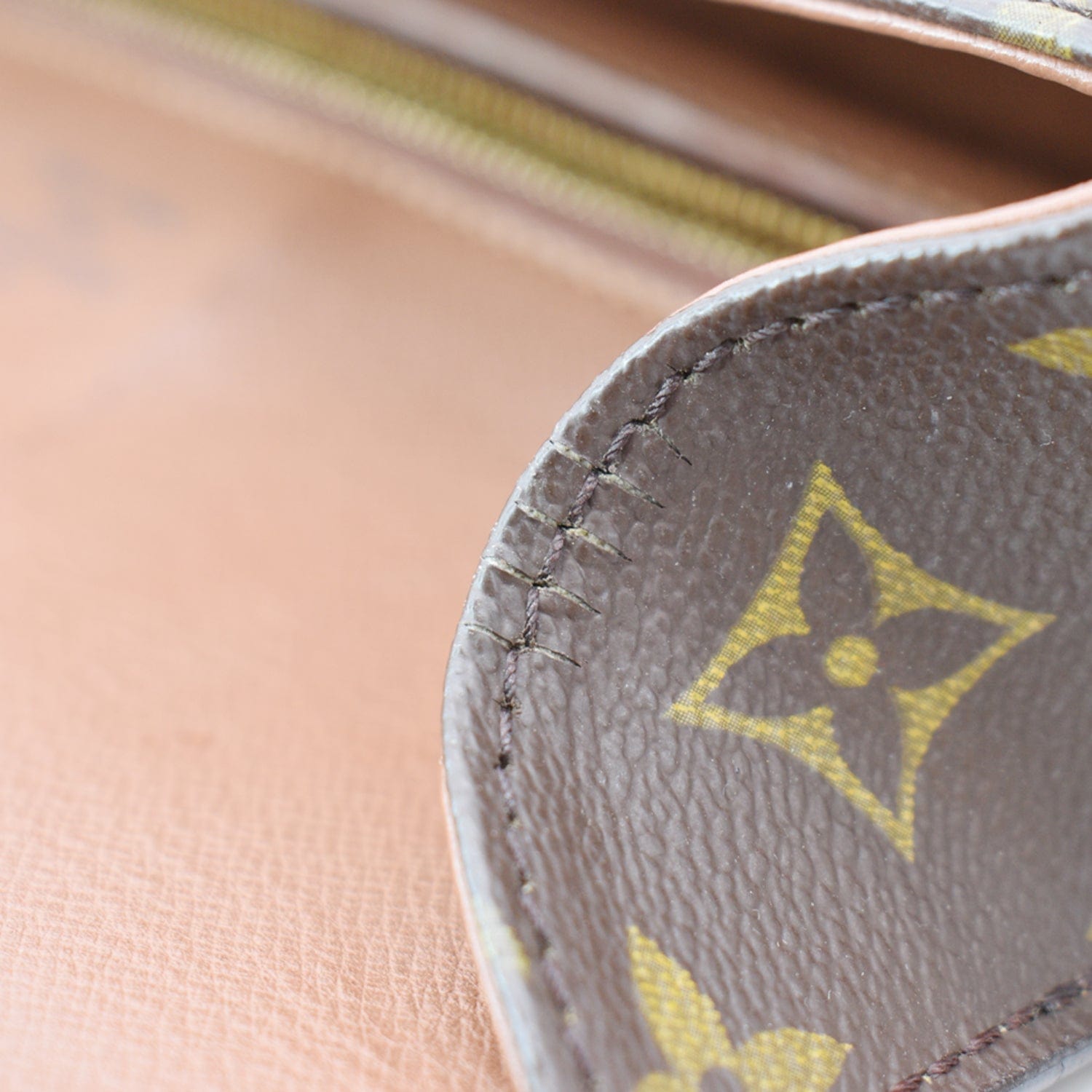 Brown Louis Vuitton Monogram Saint Cloud GM Crossbody Bag – Designer Revival