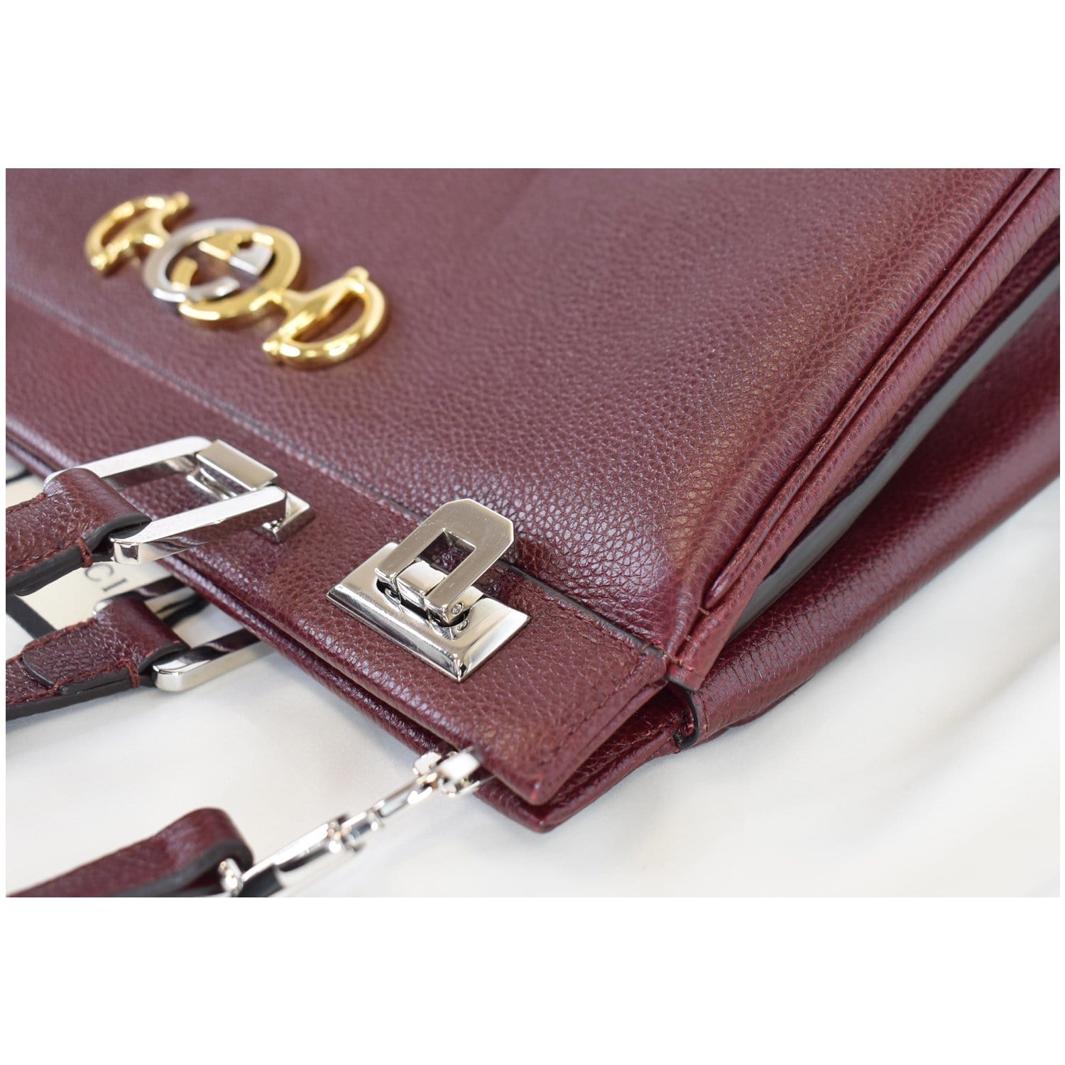 GUCCI Zumi Medium Grainy Leather Top Handle Bag Burgundy 564714