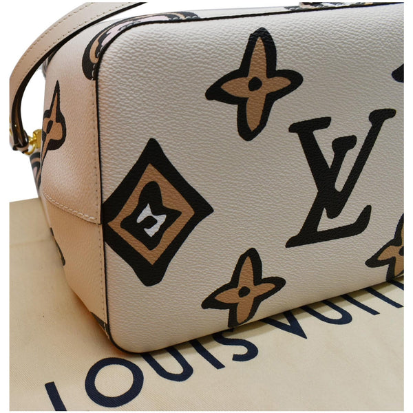 LOUIS VUITTON NeoNoe MM Wild At Heart Monogram Canvas Shoulder Bag Creme
