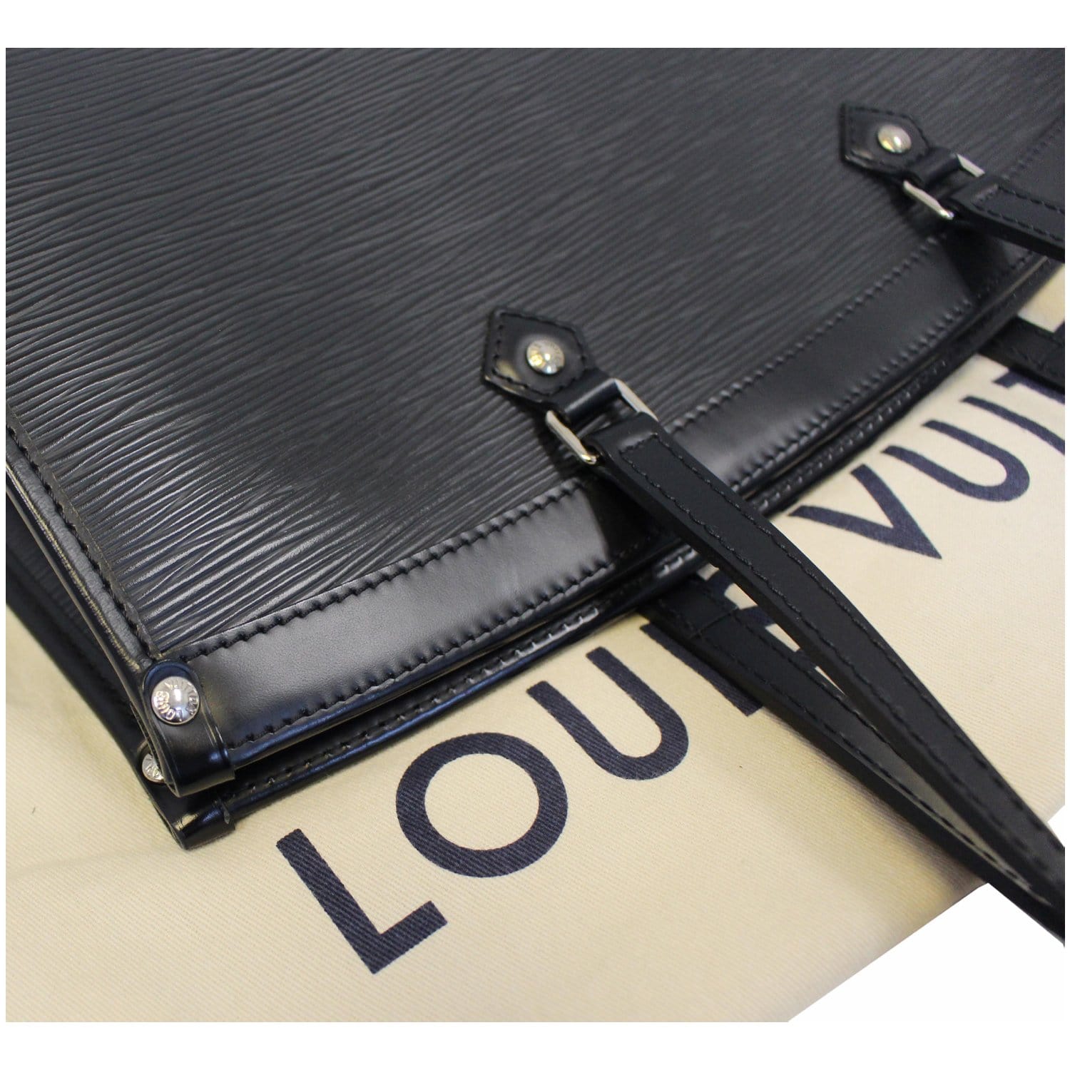 Louis Vuitton Epi Madeleine GM (SHG-csHi02) – LuxeDH
