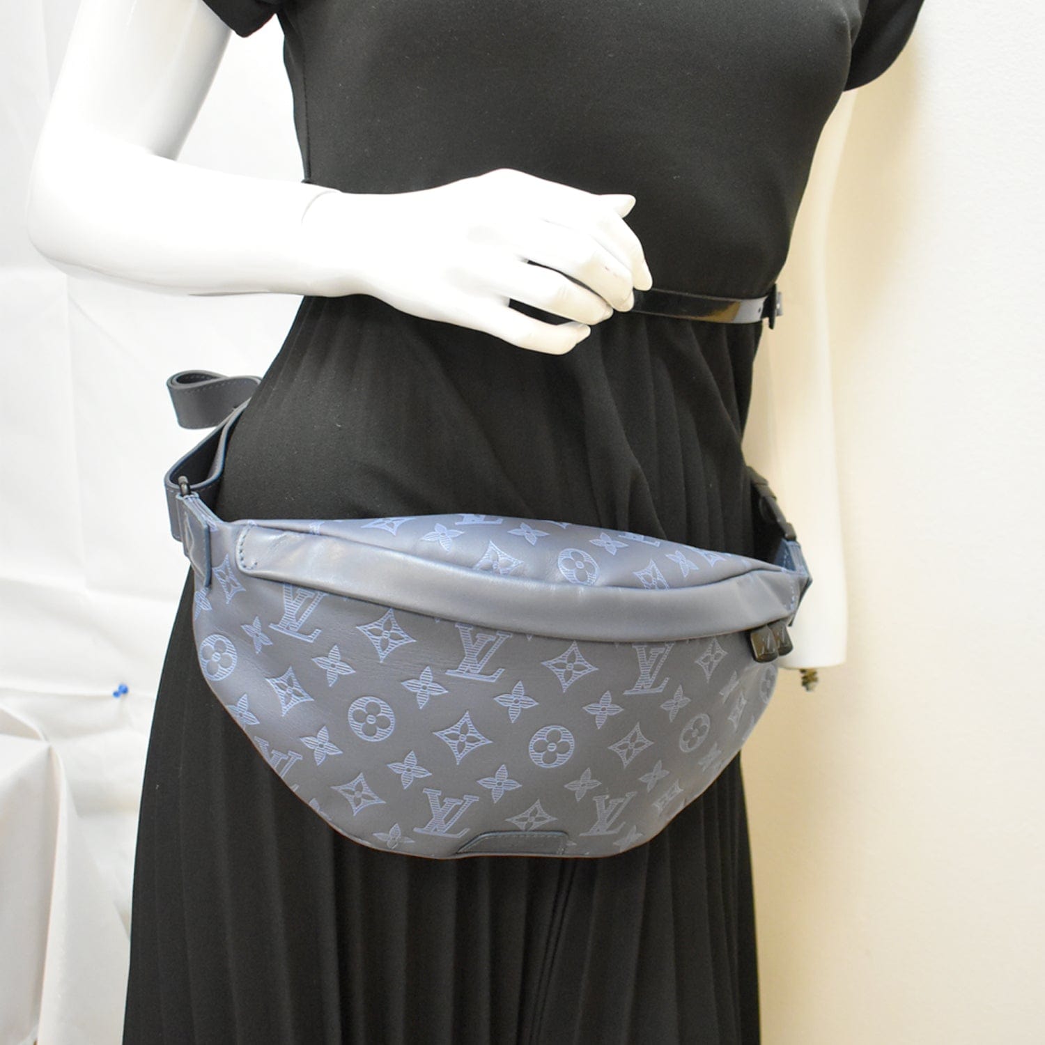 Louis Vuitton Bum Bag Discovery Shadow Bum Bag Monogram Leather