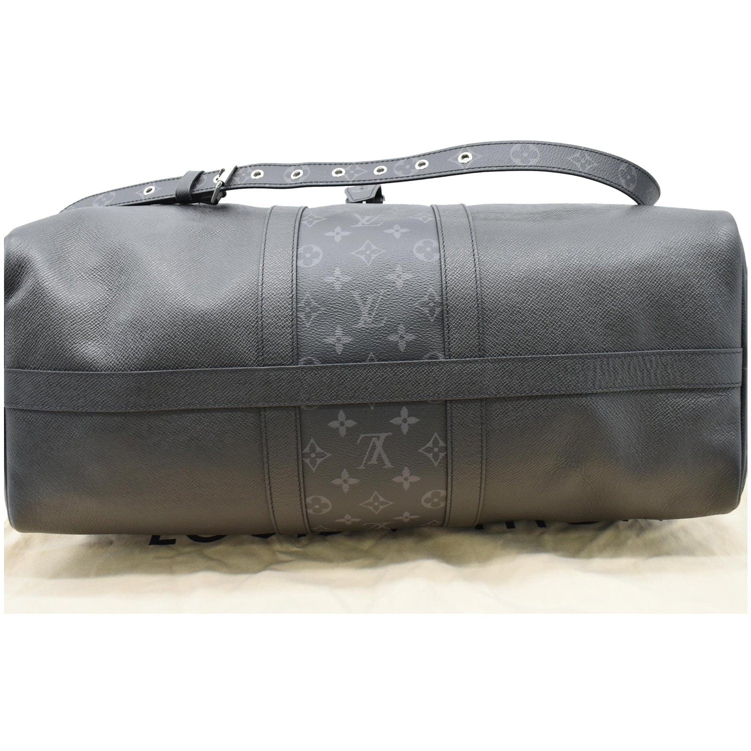 Louis Vuitton Kendall 50 Travel bag in Black Taïga leather and silver  hardware at 1stDibs