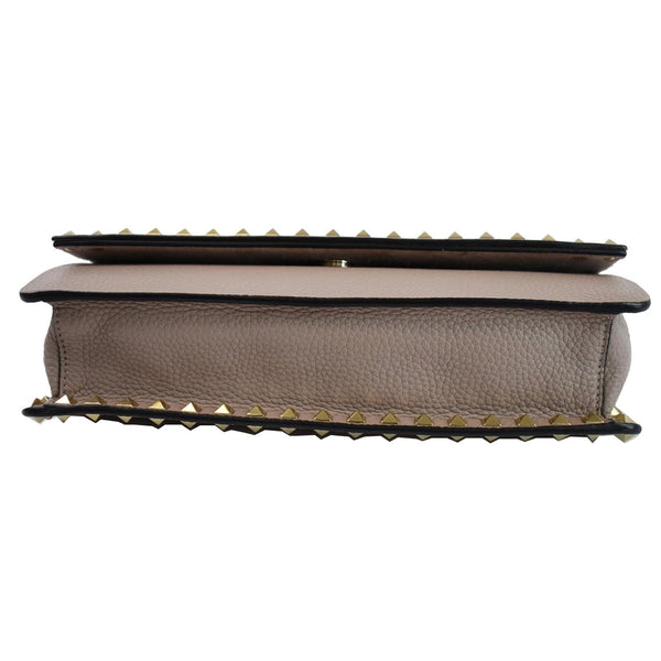 VALENTINO Garavani Rockstud Flip Leather Clutch Bag Poudre