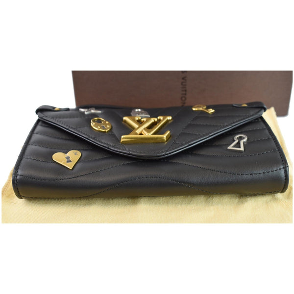 Louis Vuitton Love Lock New Wave Long Lv logo
