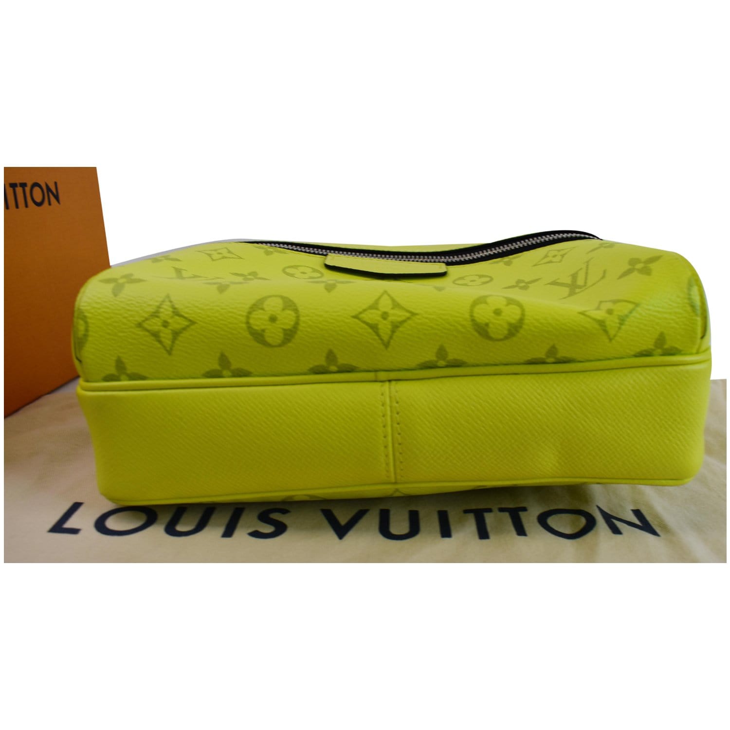 Louis Vuitton Discovery Pochette Monogram Bahia Taiga PM Yellow in Taiga  Leather/Coated Canvas with Silver-tone - IT