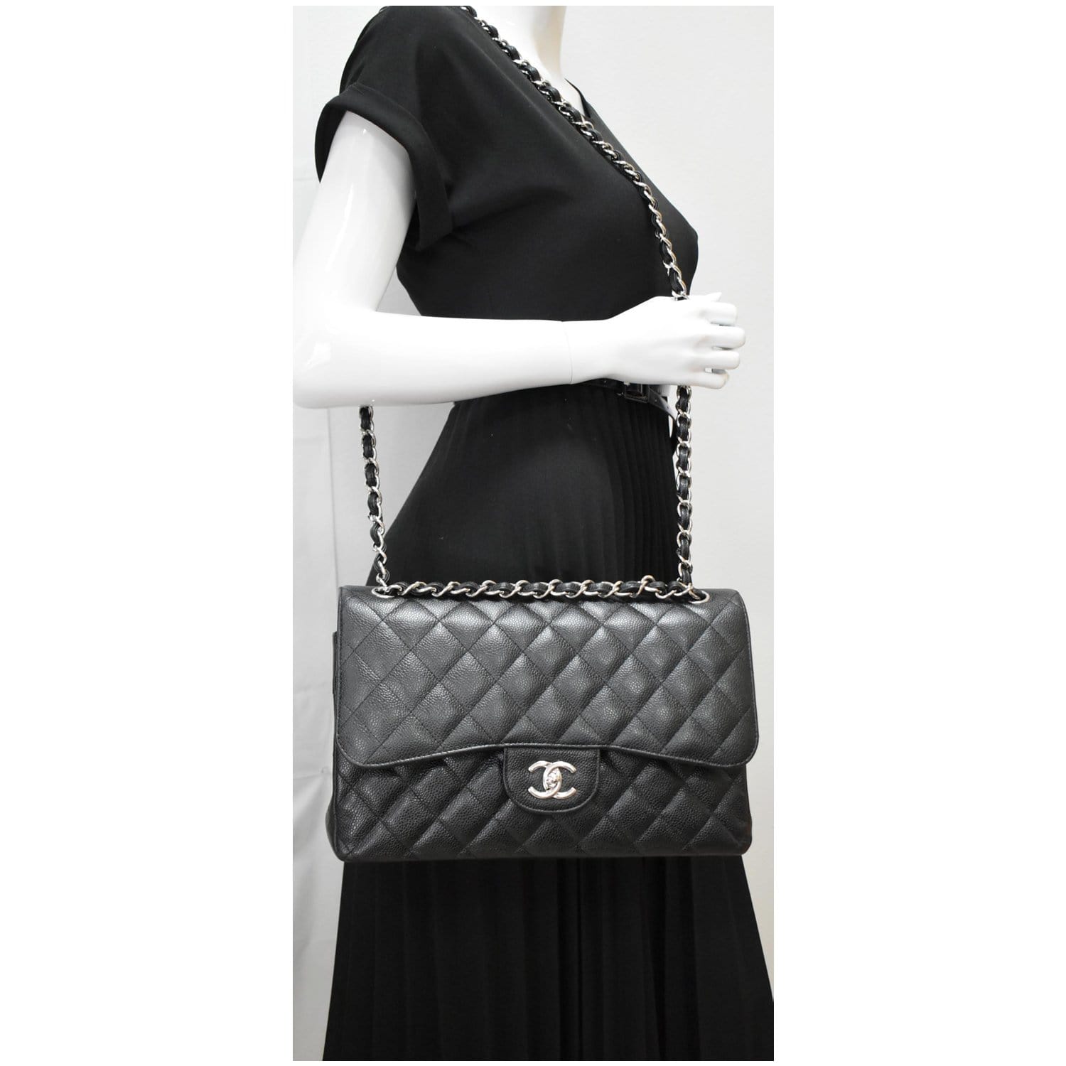CHANEL Jumbo Double Flap Bag Black Caviar Leather in 2023