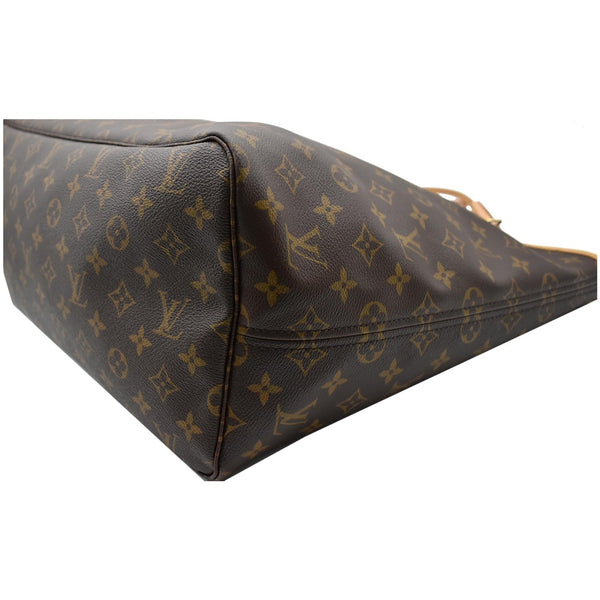 Louis Vuitton Neverfull GM Monogram Canvas bag bottom edge