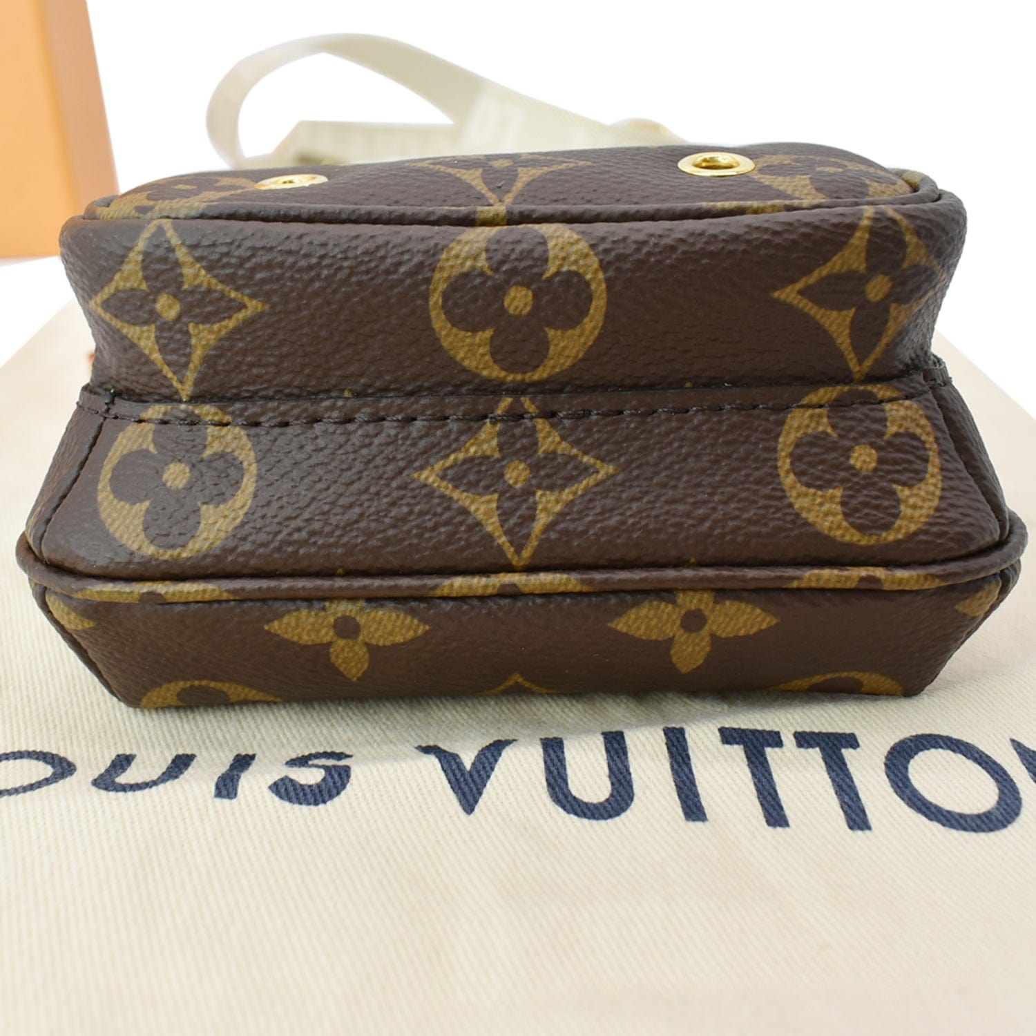 Louis Vuitton Utility Phone Sleeve Bag Monogram Canvas For Sale at 1stDibs