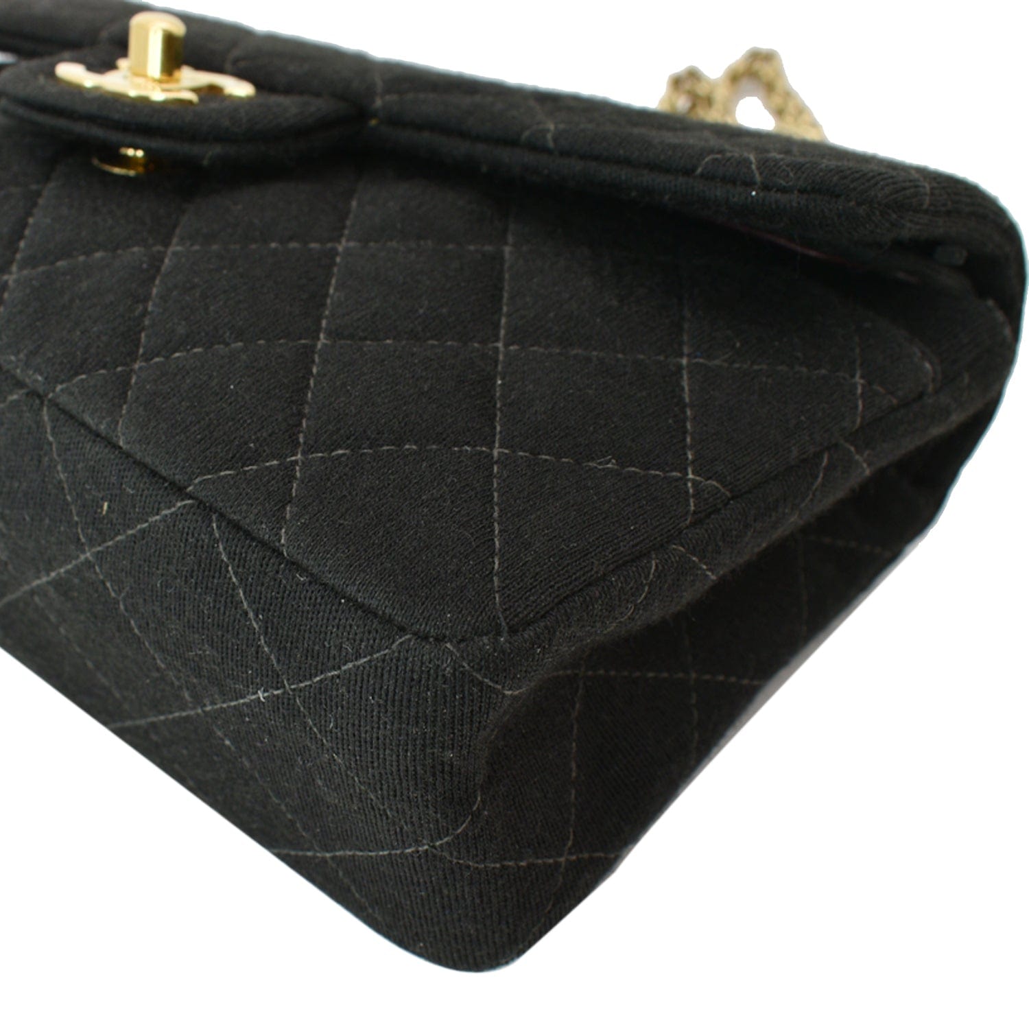 black classic flap chanel bag