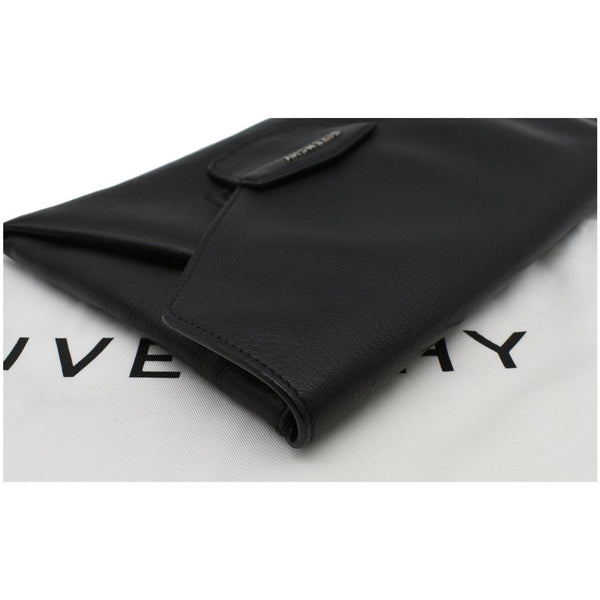 GIVENCHY Antigona Envelope Leather Clutch Black