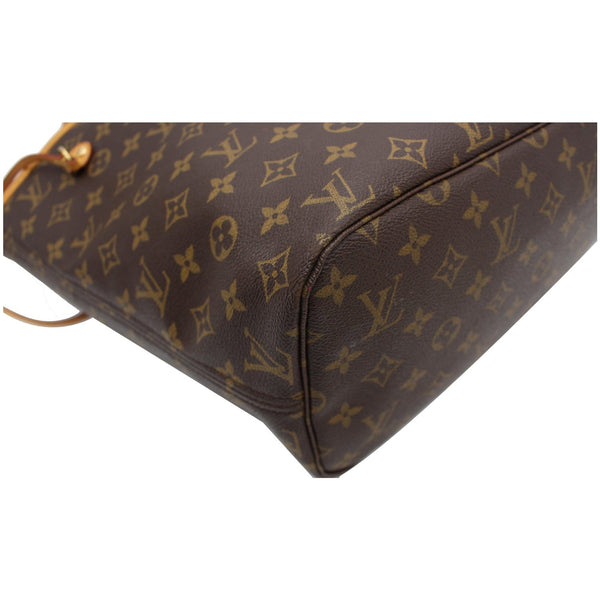 Louis Vuitton Neverfull MM Tote Bag - bottom side corner