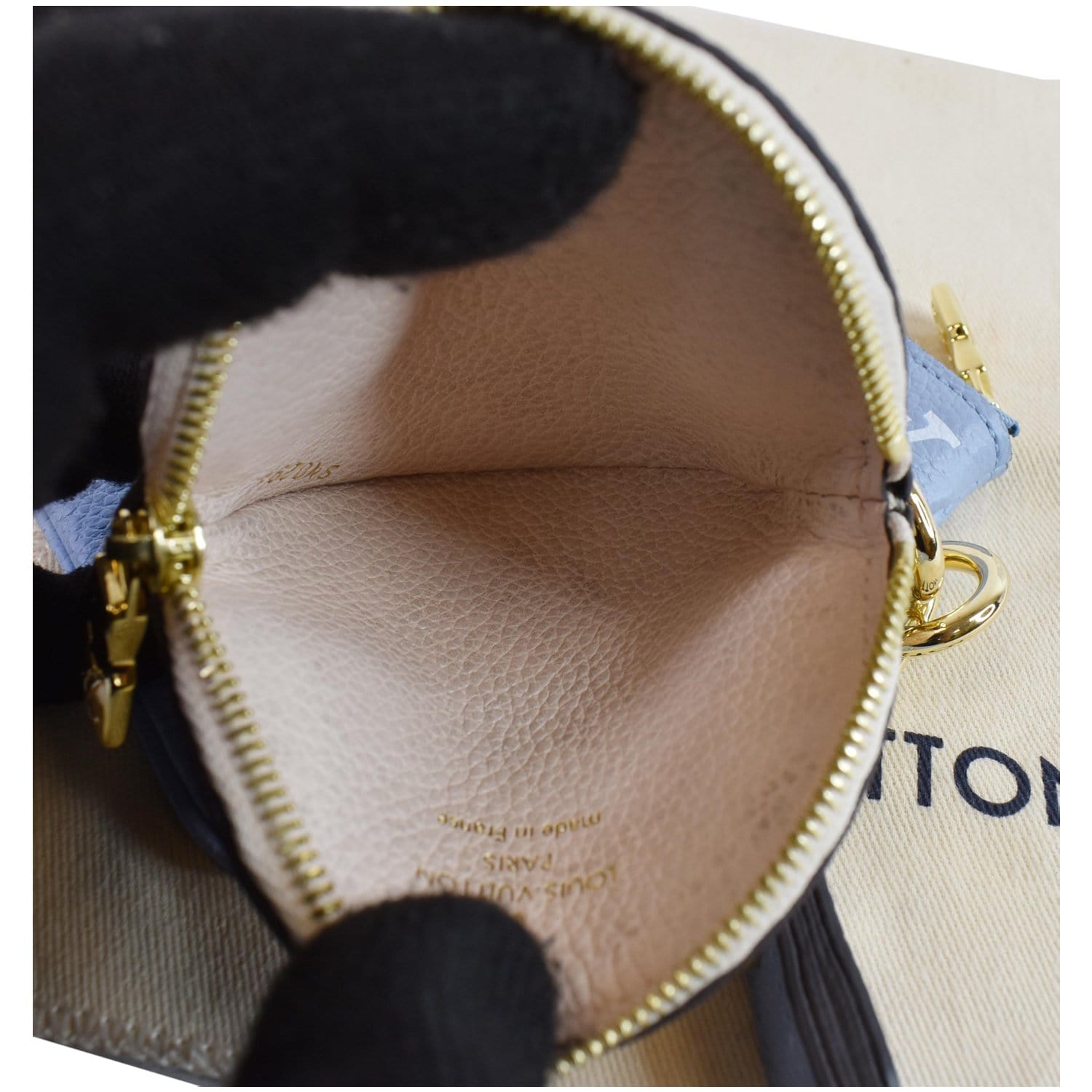 Louis Vuitton Summer Blue By The Pool Empreinte Giant Monogram OnTheGo –  Madison Avenue Couture