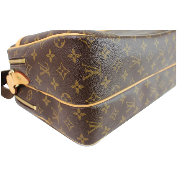 Louis Vuitton Reporter GM Monogram Canvas Shoulder Bag - close corner