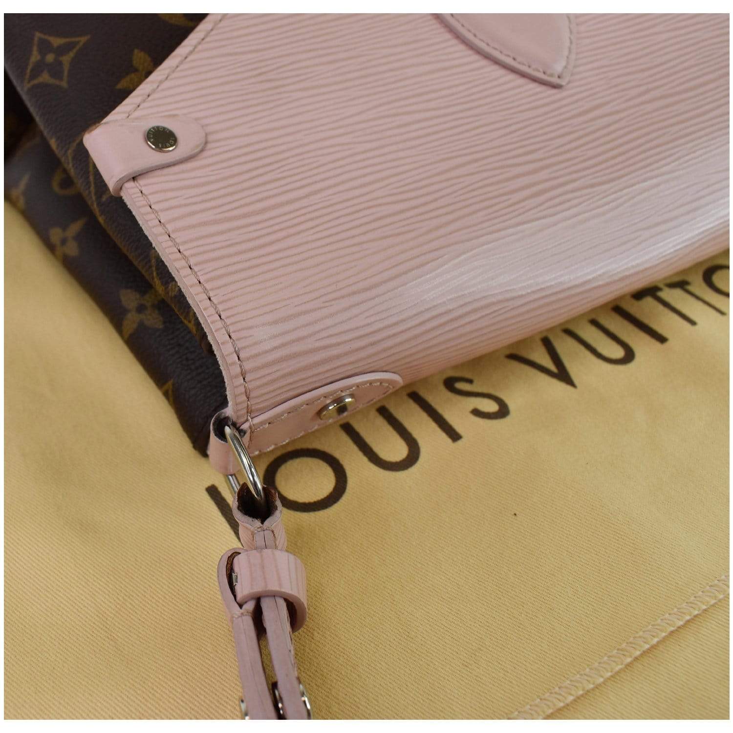 Louis Vuitton Saint Michel M44030 Monogram Canvas / Epi Leather