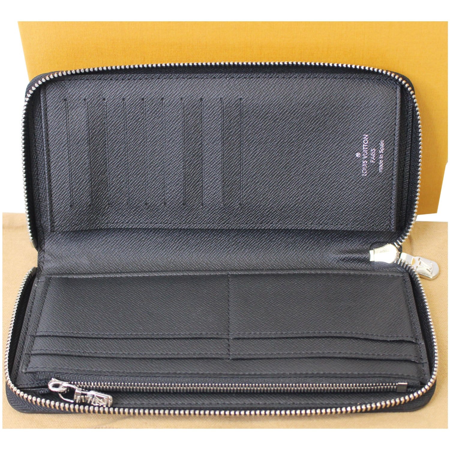 Auth Louis Vuitton Taiga Zippy XL Zip Around Long Wallet Clutch Bag -  54577a