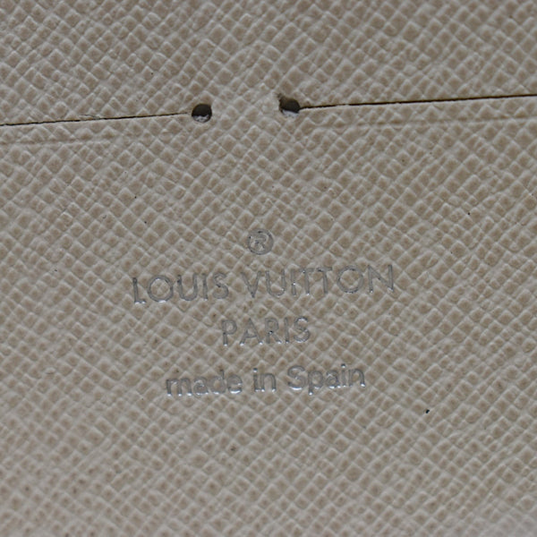LOUIS VUITTON Epi Leather Zippy Wallet Ivory