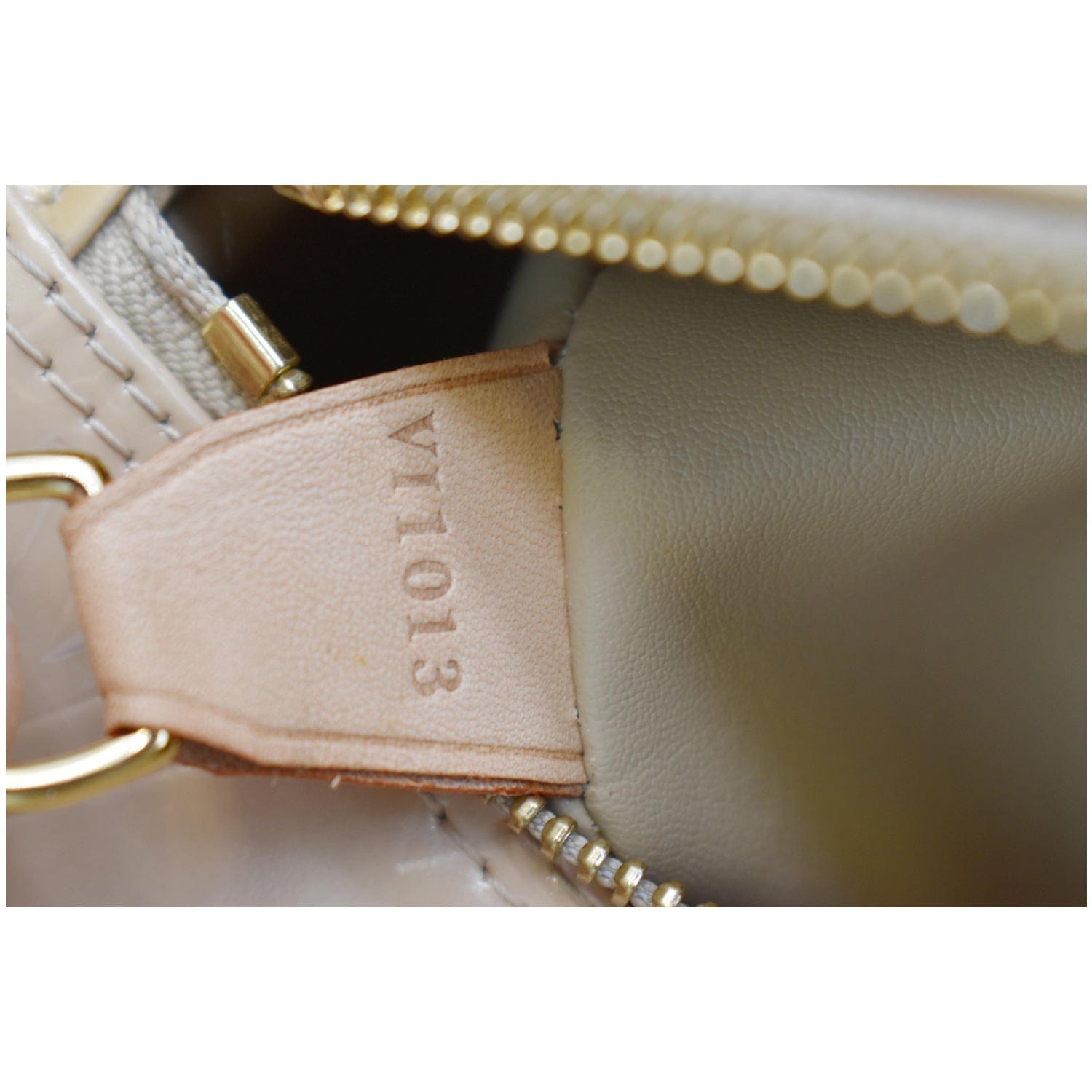 Louis Vuitton Louis Vuitton White Vernis Leather Bedford Handbag