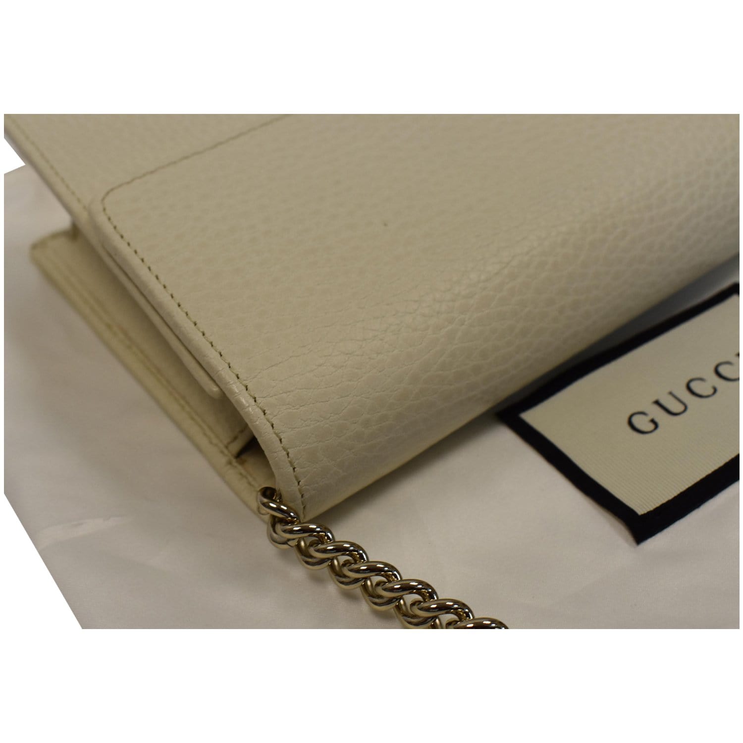 GUCCI GG Interlocking Pebbled Leather Crossbody Bag White 615523