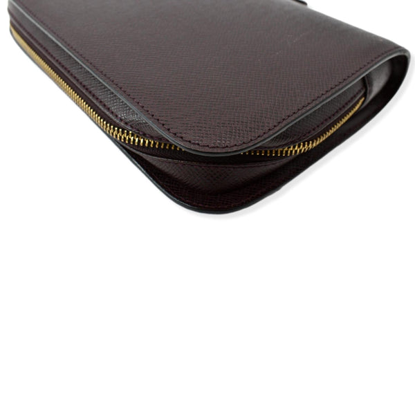 Louis Vuitton Orsay Taiga Leather Clutch Bag Purple | DDH