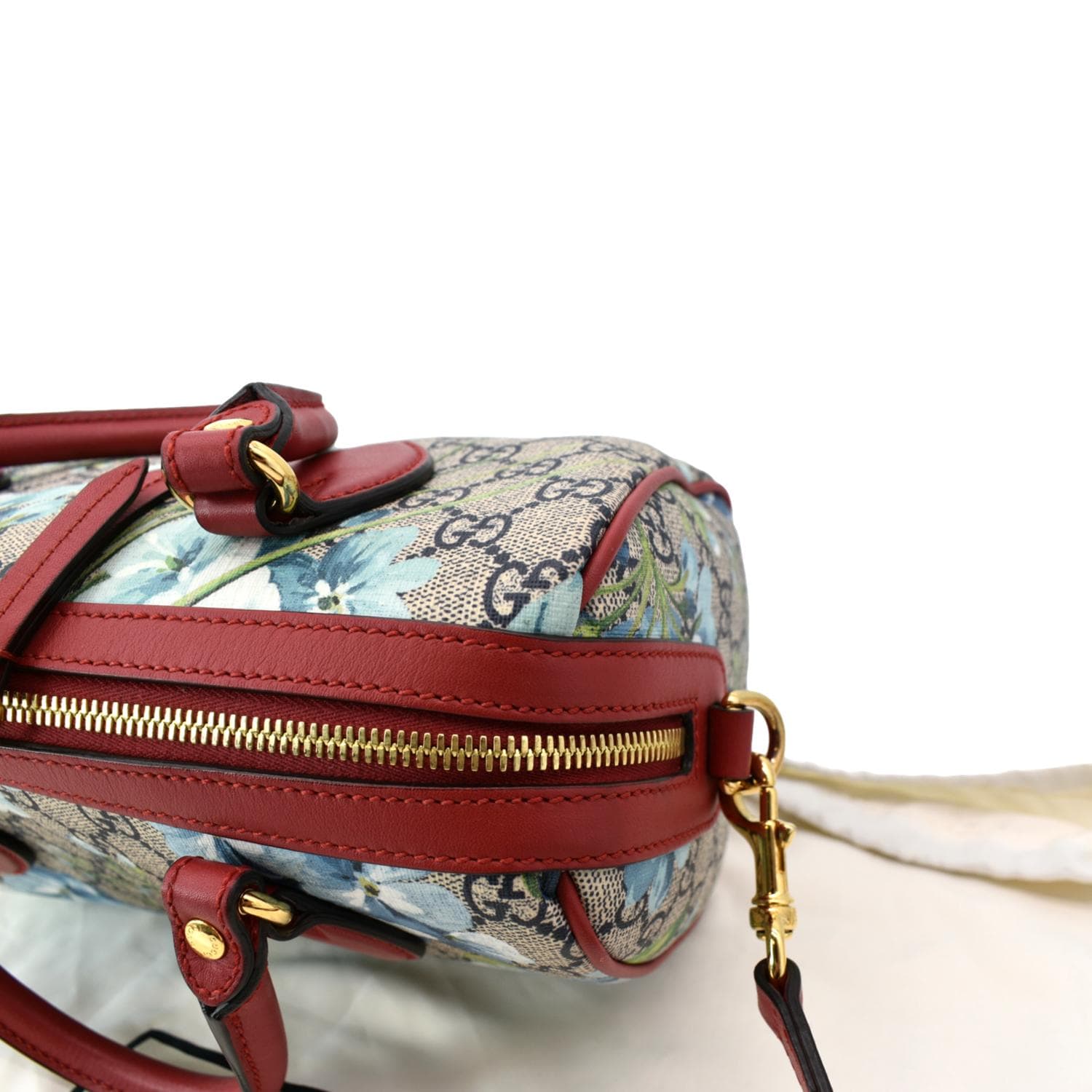 Gucci Bloom 😍 in 2023  Gucci pouch bag, Gucci floral bag, Gucci