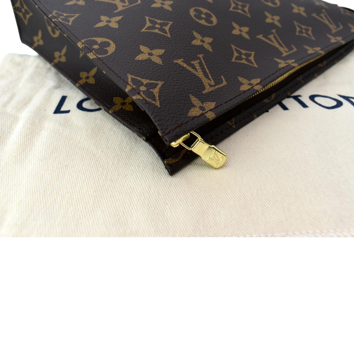 Toiletry pouch 26 Louis Vuitton Monogram Brown Cloth ref.322624
