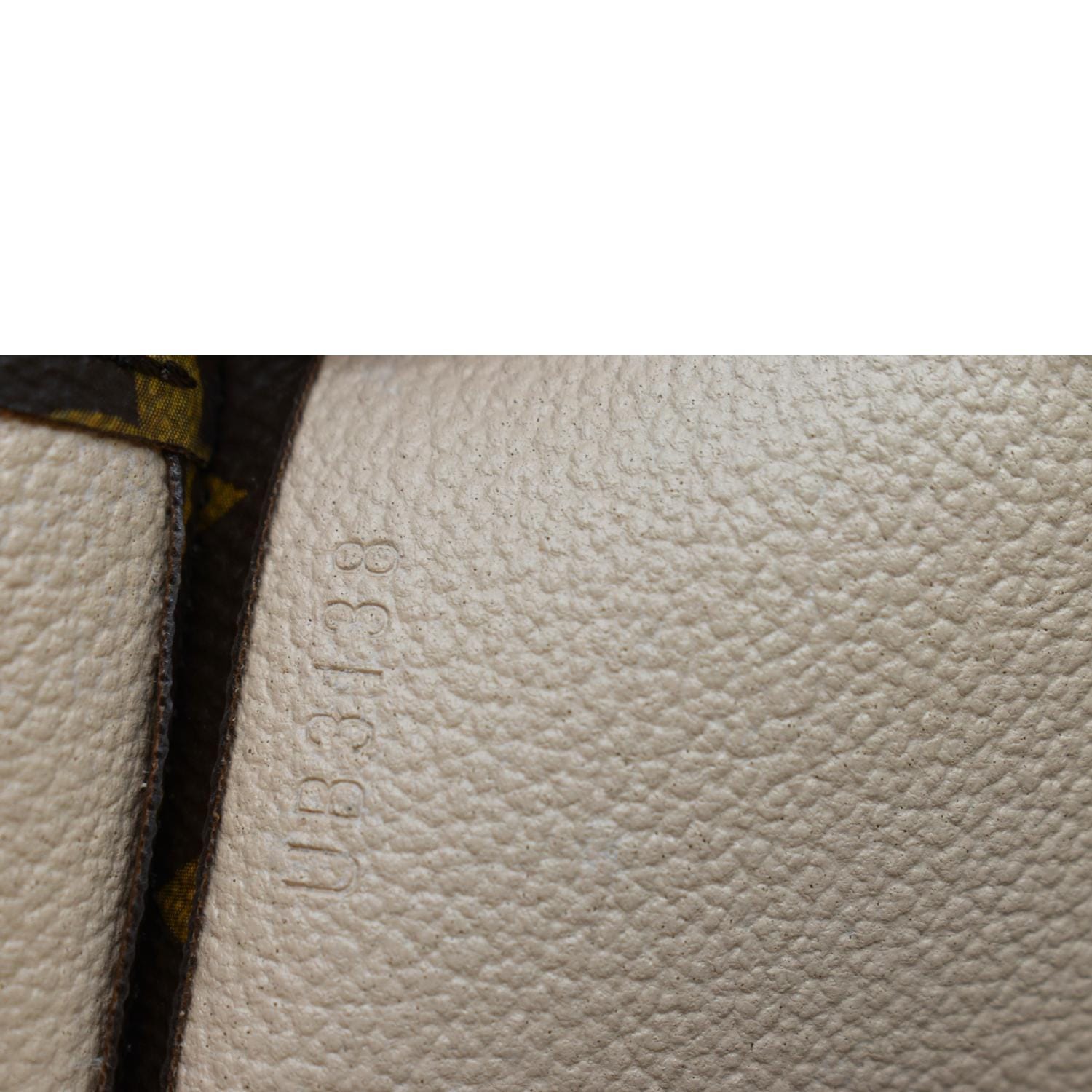 Toiletry pouch 26 Louis Vuitton Monogram Brown Cloth ref.322624