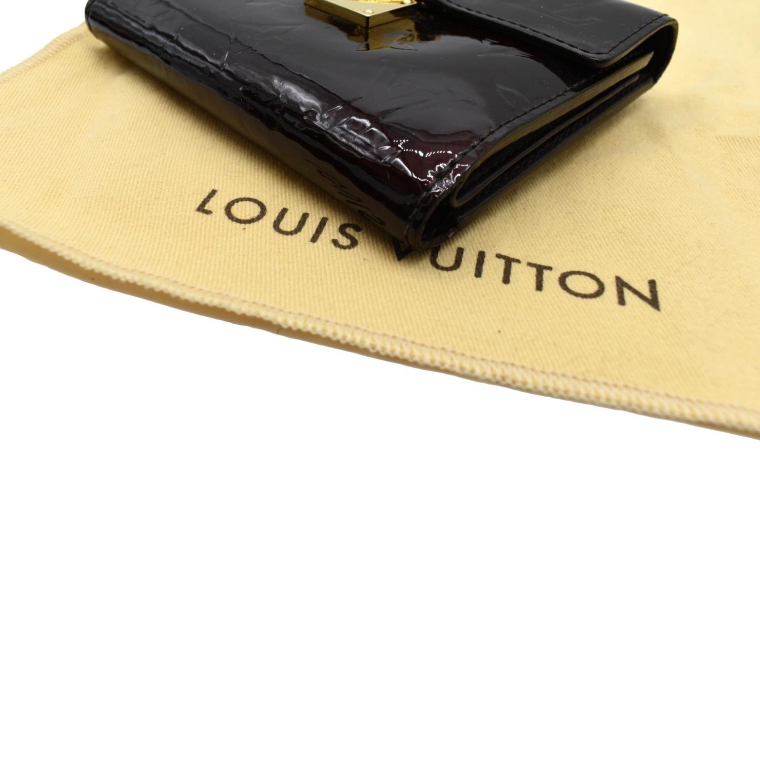 Louis Vuitton Gold-Tone LV Logo Black Vernis Louise Wallet at