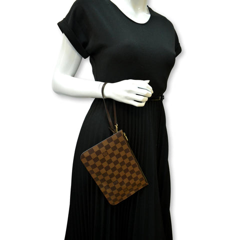 LOUIS VUITTON  Neverfull Damier Ebene Pochette Wristlet Pouch Brown