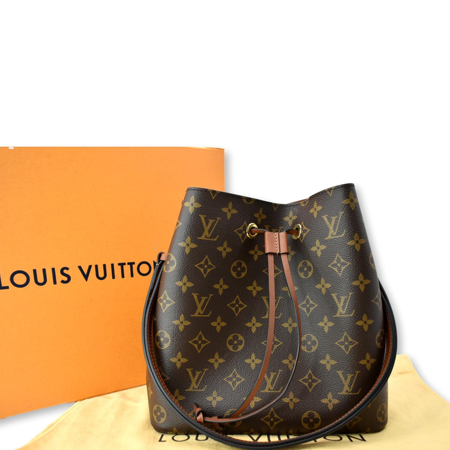 What's in my Louis Vuitton Neonoe bag