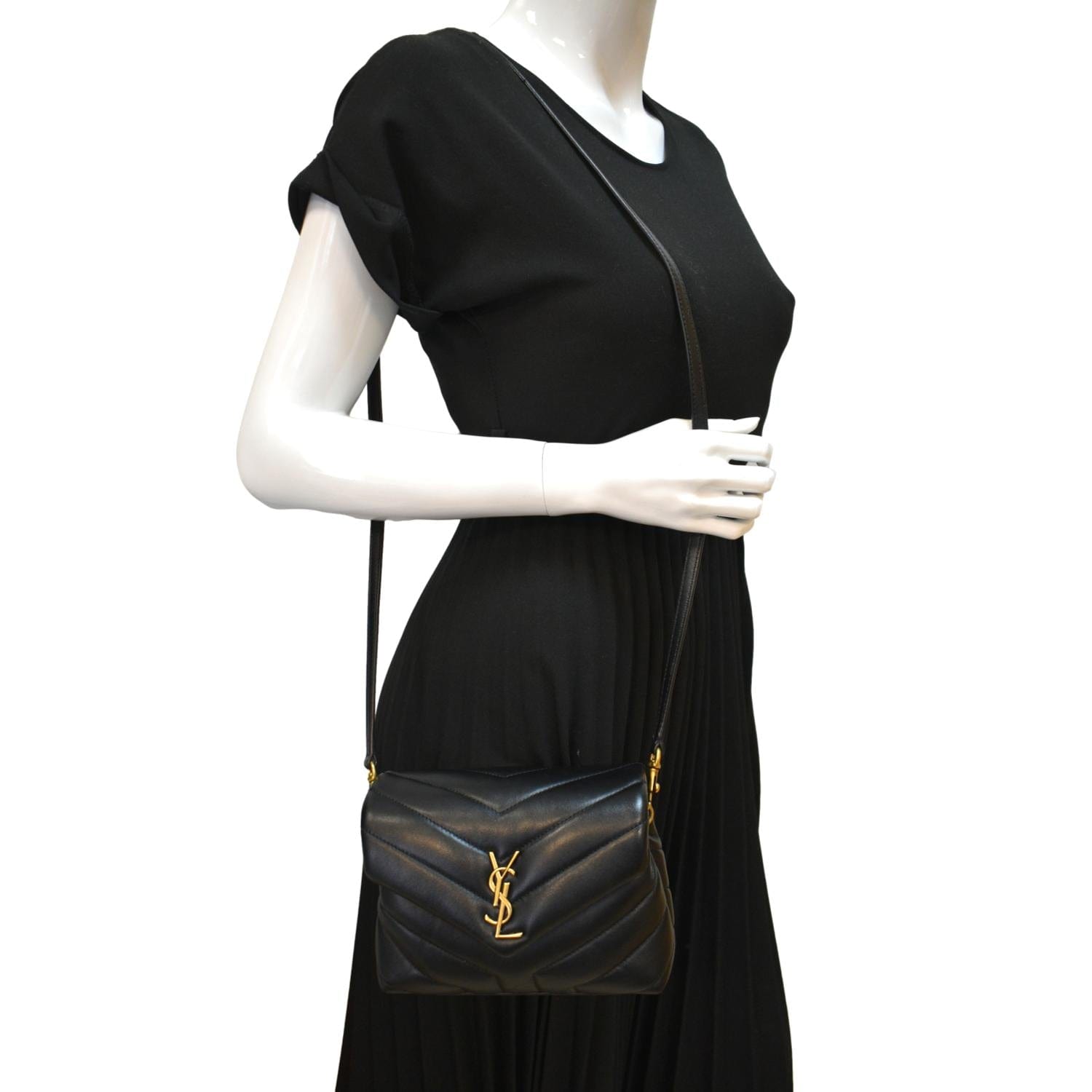 Saint Laurent - Authenticated Loulou Handbag - Leather Black Plain for Women, Never Worn