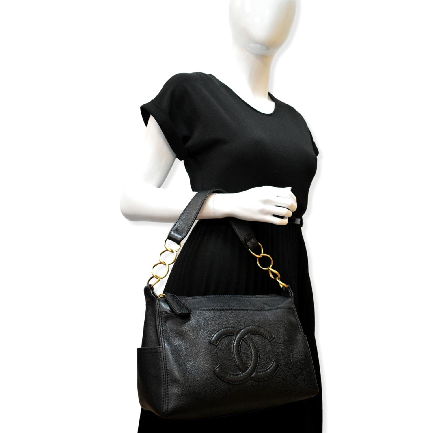 Leather satchel Chanel Black in Leather - 28510185