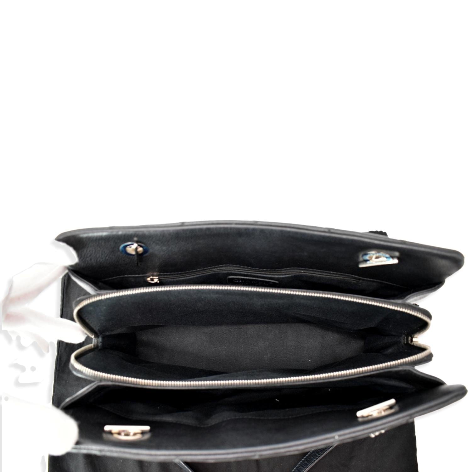 Chanel Kelly Handbag in 2023  Conscious shopping, Chanel caviar, Chanel  model