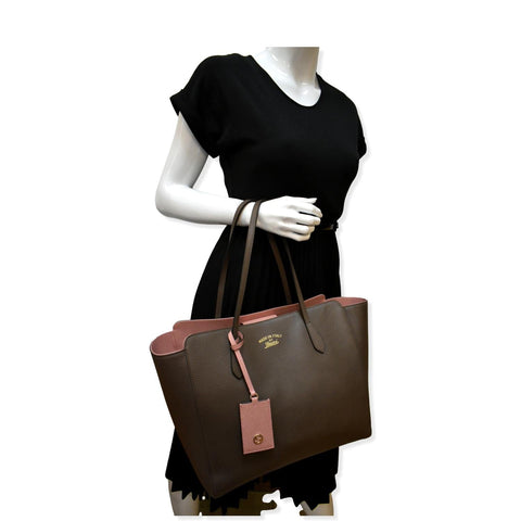 GUCCI Swing Medium Pebbled Leather Tote Bag Taupe 354397