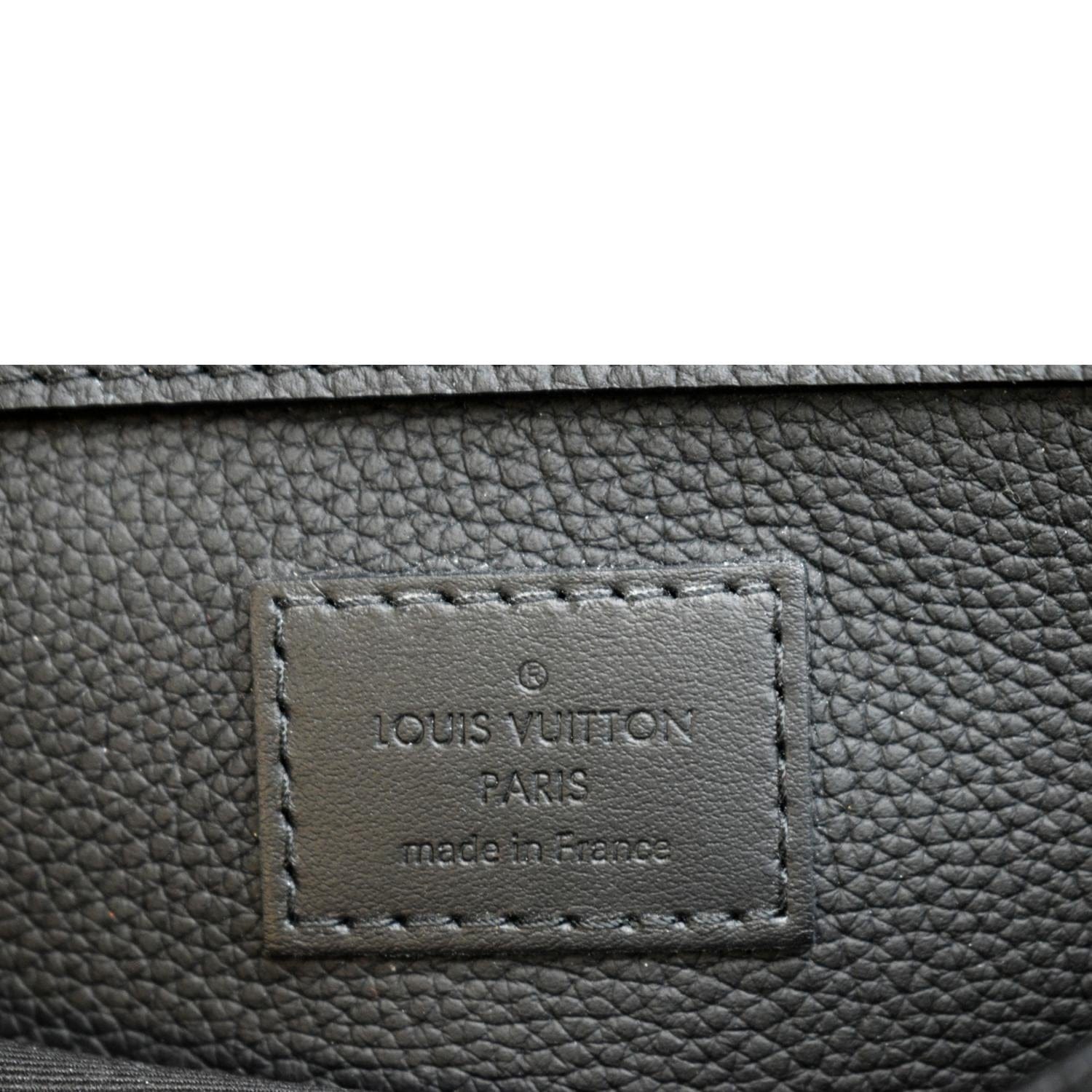 Louis Vuitton Aerogram Slingbag Leather Black 879001