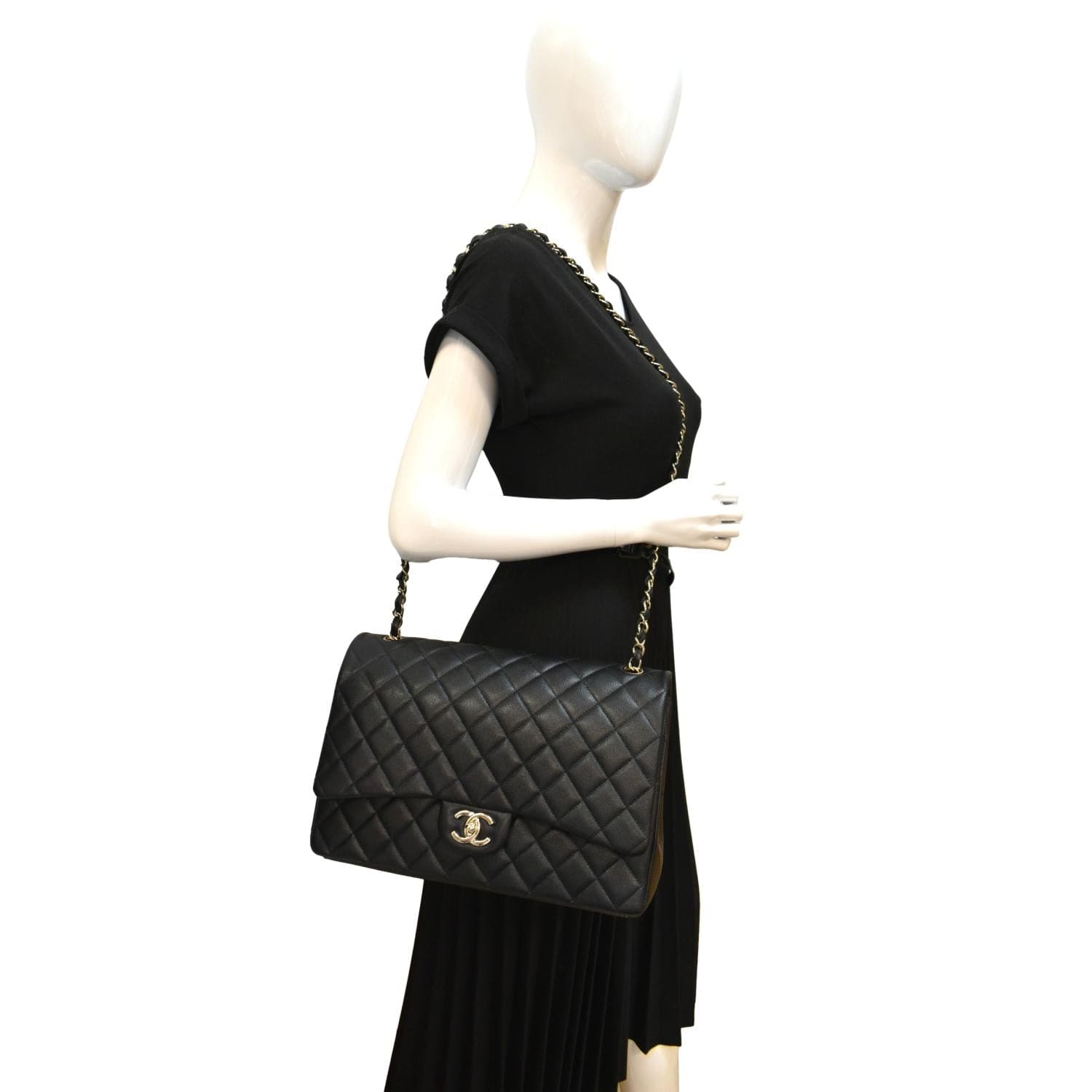 Chanel Classic Maxi Single Flap Bag - Black Shoulder Bags, Handbags -  CHA911431